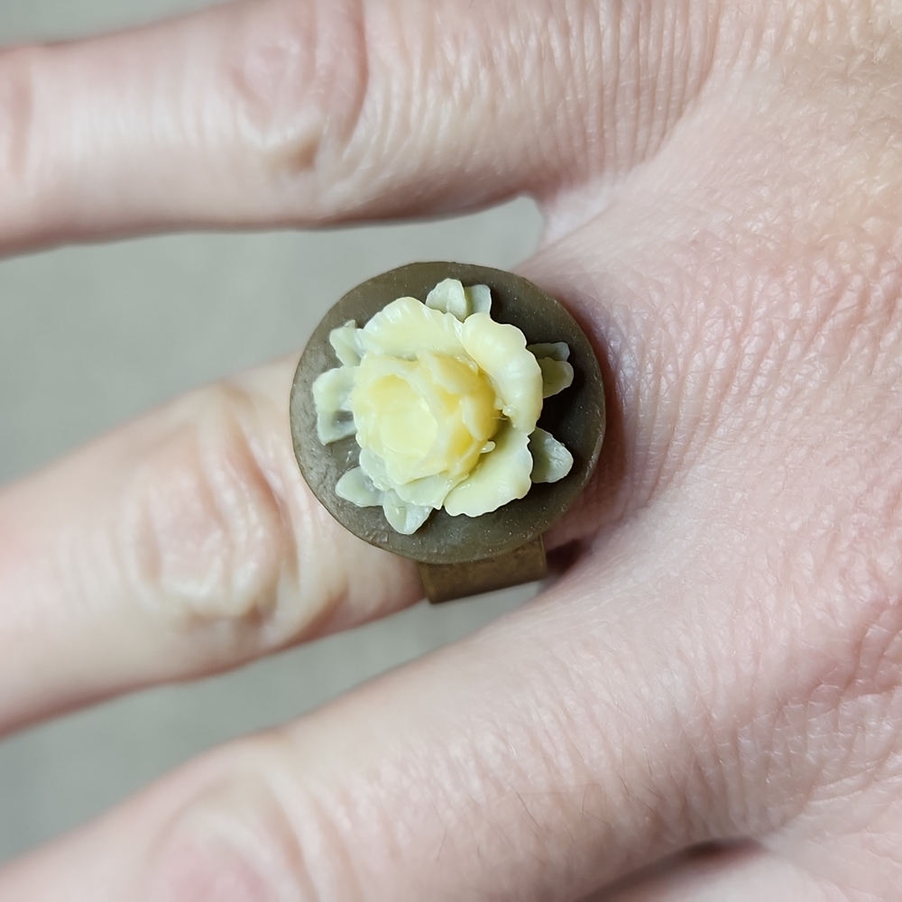 NEW! Rose cameo adjustable ring. Handmade... so pretty